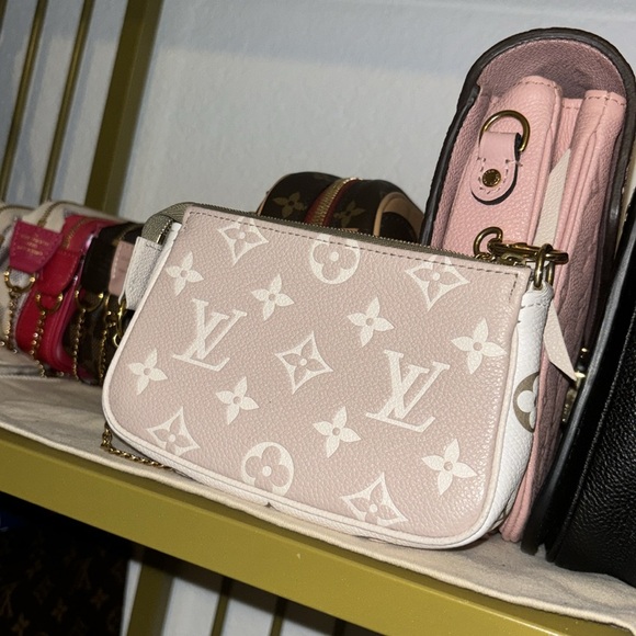 louis vuitton color block empreinte mini pochette - Picture 3 of 11